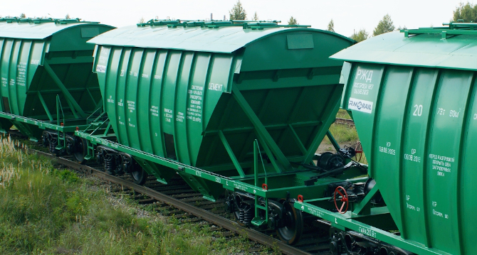 RM Rail extended the list of goods transported by cement hopper-car  and tank car for LHCG 